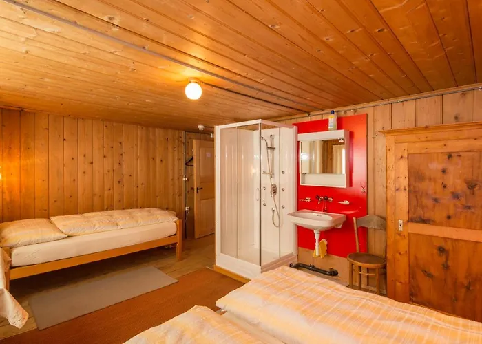 Han/Misafirhane Gasthaus Alpenrose Juf