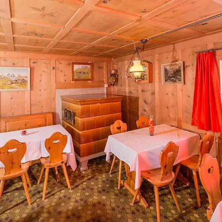 Zajazd Gasthaus Alpenrose Juf