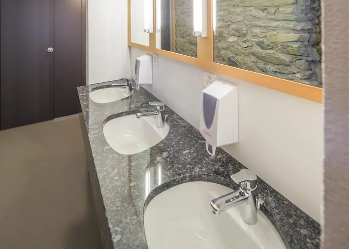 Gasthaus Alpenrose Мини-отель Juf